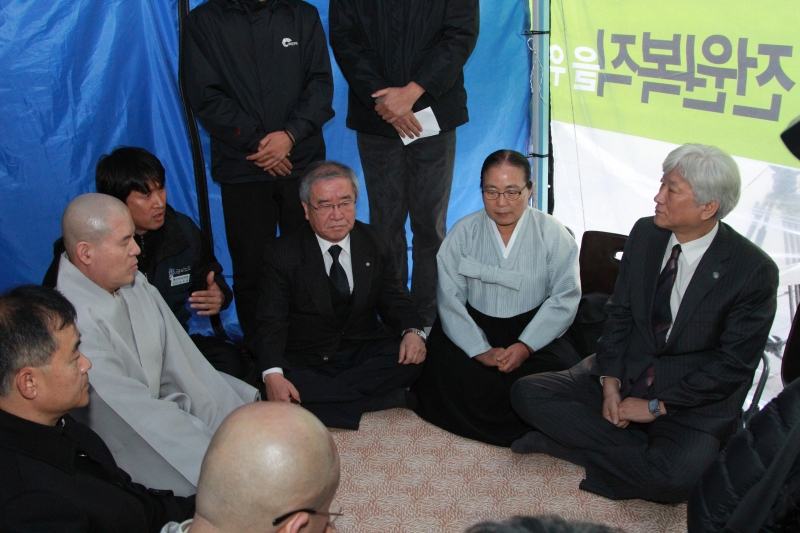 2012.11.19_5대종교 쌍용차 해고 노동자 면담1